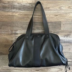 LULULEMON BLACK TWO TIMES THE YOGI DUFFEL BAG.